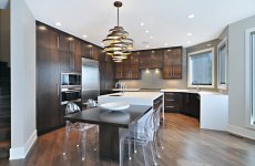 Backpainted-tan-glass-backsplash-website-flash