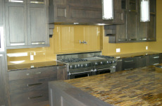 gold-back-painted-glass-backsplash1
