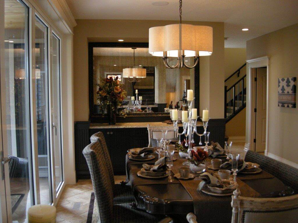 Antique-framed-mirror-in-dining-room