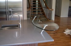 Glass_Countertops__raised_EatingBar_2