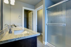 Gridline Trends in Glass Shower Doors & Partitions - House of Mirrors - Mirrors and Glass Calgary - Featured Image