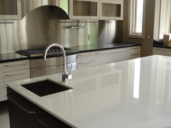 The Pros And Cons Of Crushed Glass Countertops - International Granite And  Stone®