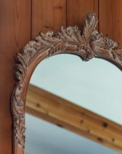 Ways to Use Antique Mirrors in Your Home